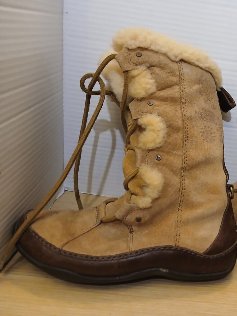 North Face Primaloft Winter Boots Tan Women's Size 6 Insulated